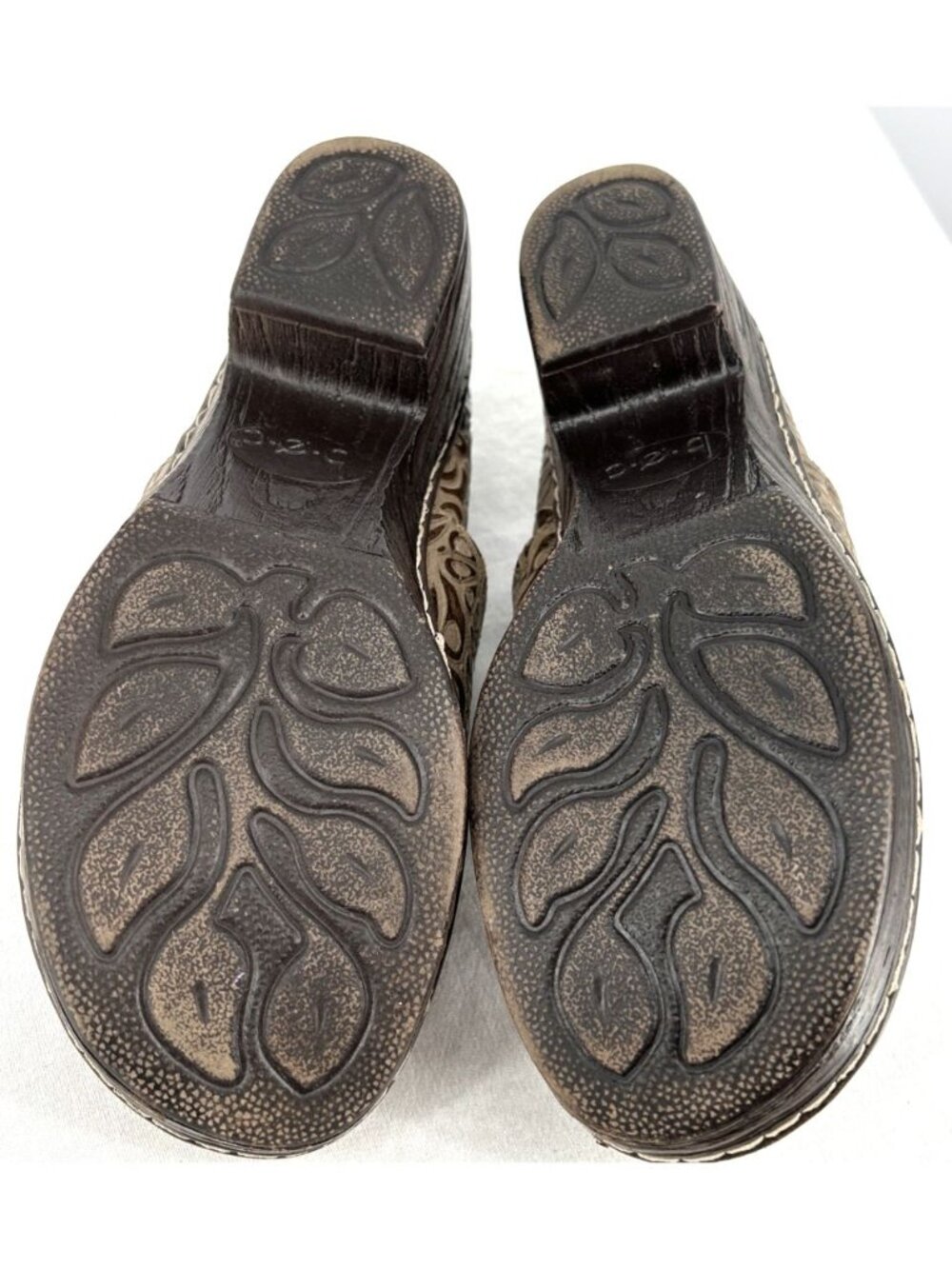 BOC Born Concept Peggy Brown Embossed Leather Clogs Sz 9 Tooled Slip On Mules - Picture 7 of 7